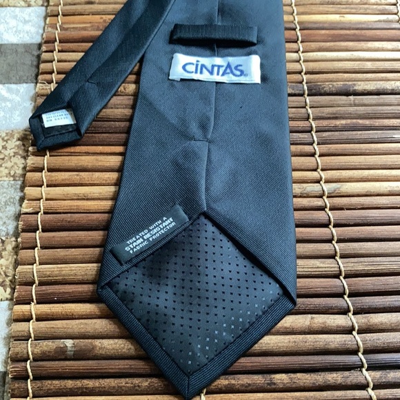 Black Tie - Picture 4 of 6